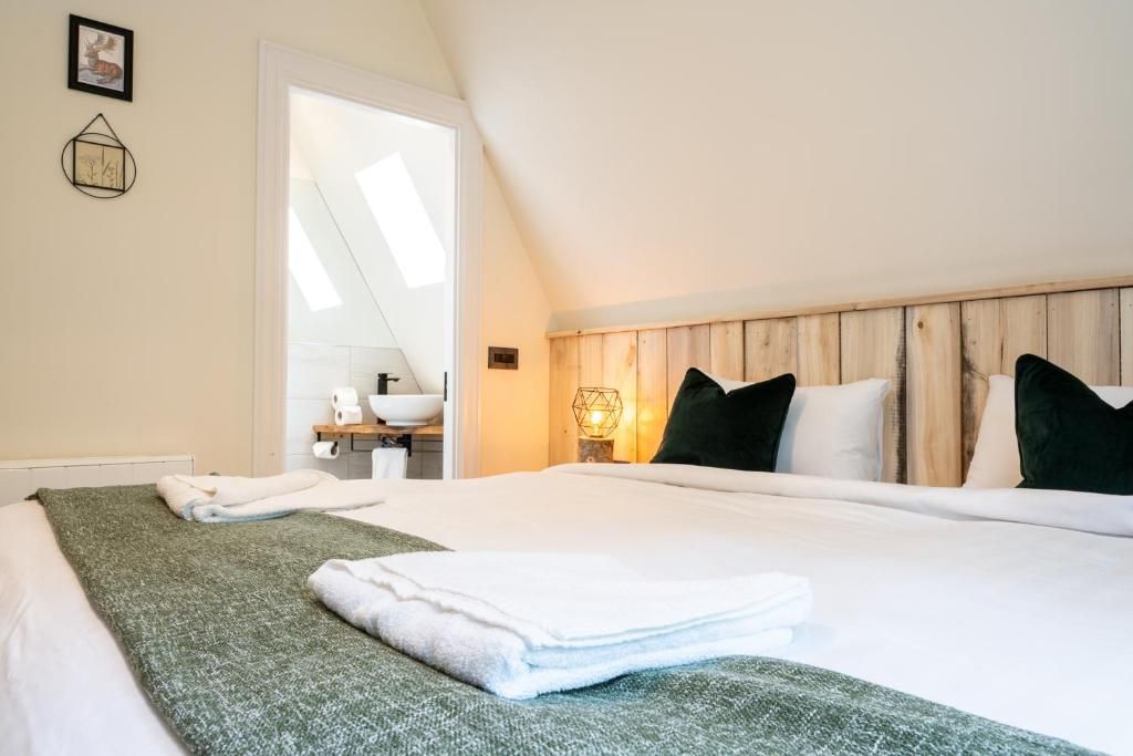 Bedroom with a window to the trees